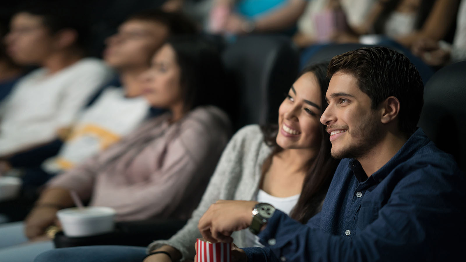 pareja en el cine