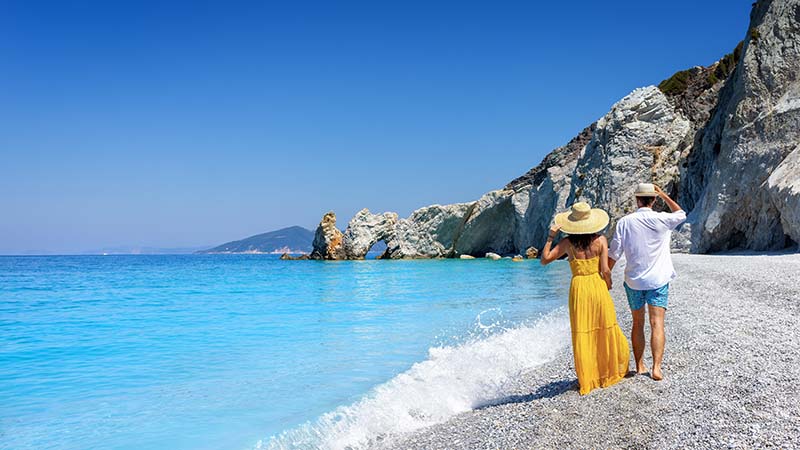 Couple-on-the-beach