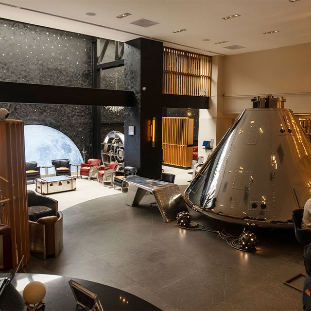 Grand lounge